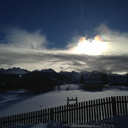 לינה וארוחת בוקר Zwijaczowka זקופאנה